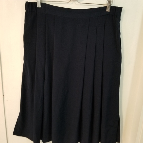 Vanessa Steven's Pleated Navy Midi Skirt - Picture 4 of 8